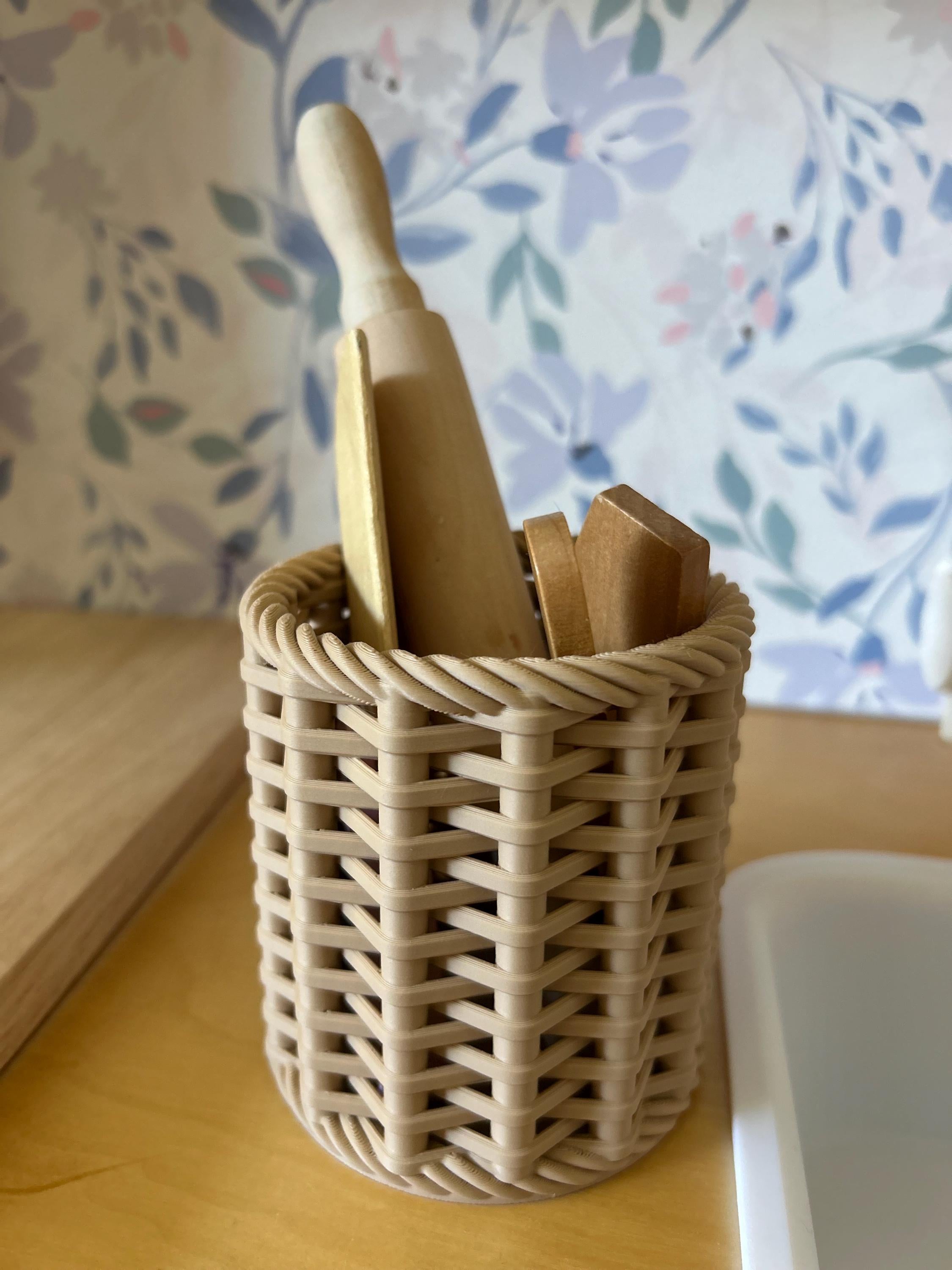 Woven Utensil Holder – Faux Rattan Play Kitchen Accessory