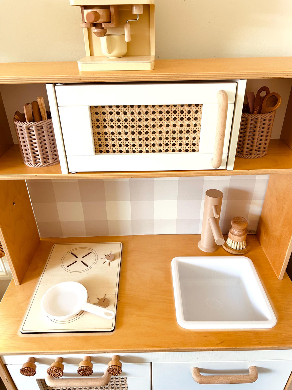 Peel & Stick Gingham Wallpaper Backsplash – IKEA Duktig Play Kitchen
