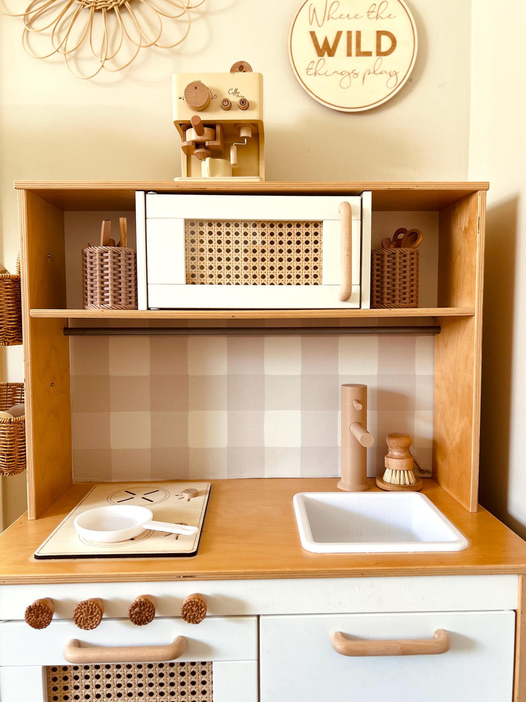 Peel & Stick Gingham Wallpaper Backsplash – IKEA Duktig Play Kitchen