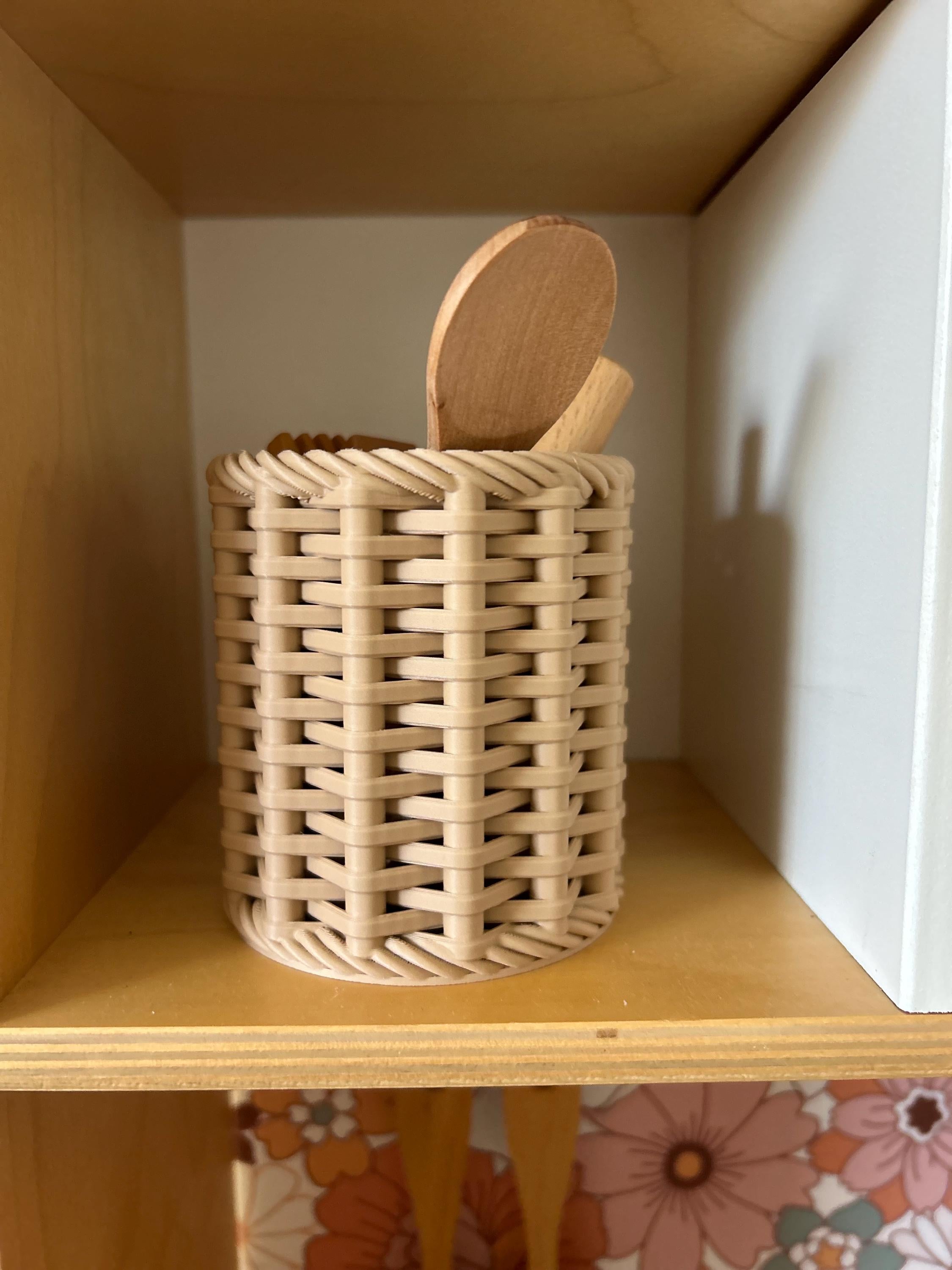 Woven Utensil Holder – Faux Rattan Play Kitchen Accessory