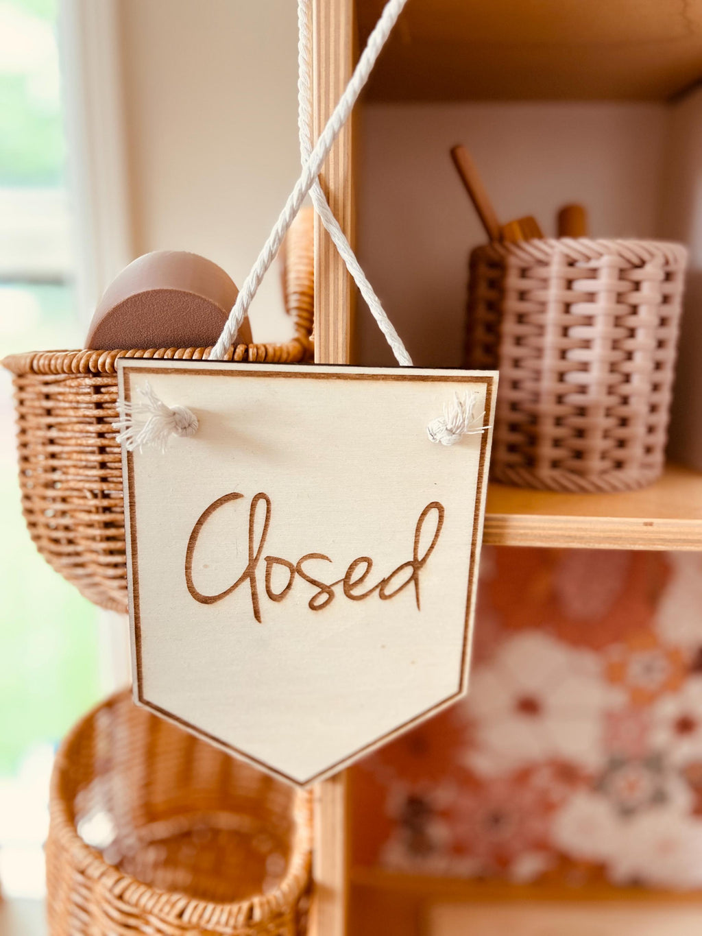 Wooden Open & Closed Café Sign – Play Kitchen & Pretend Play Accessory