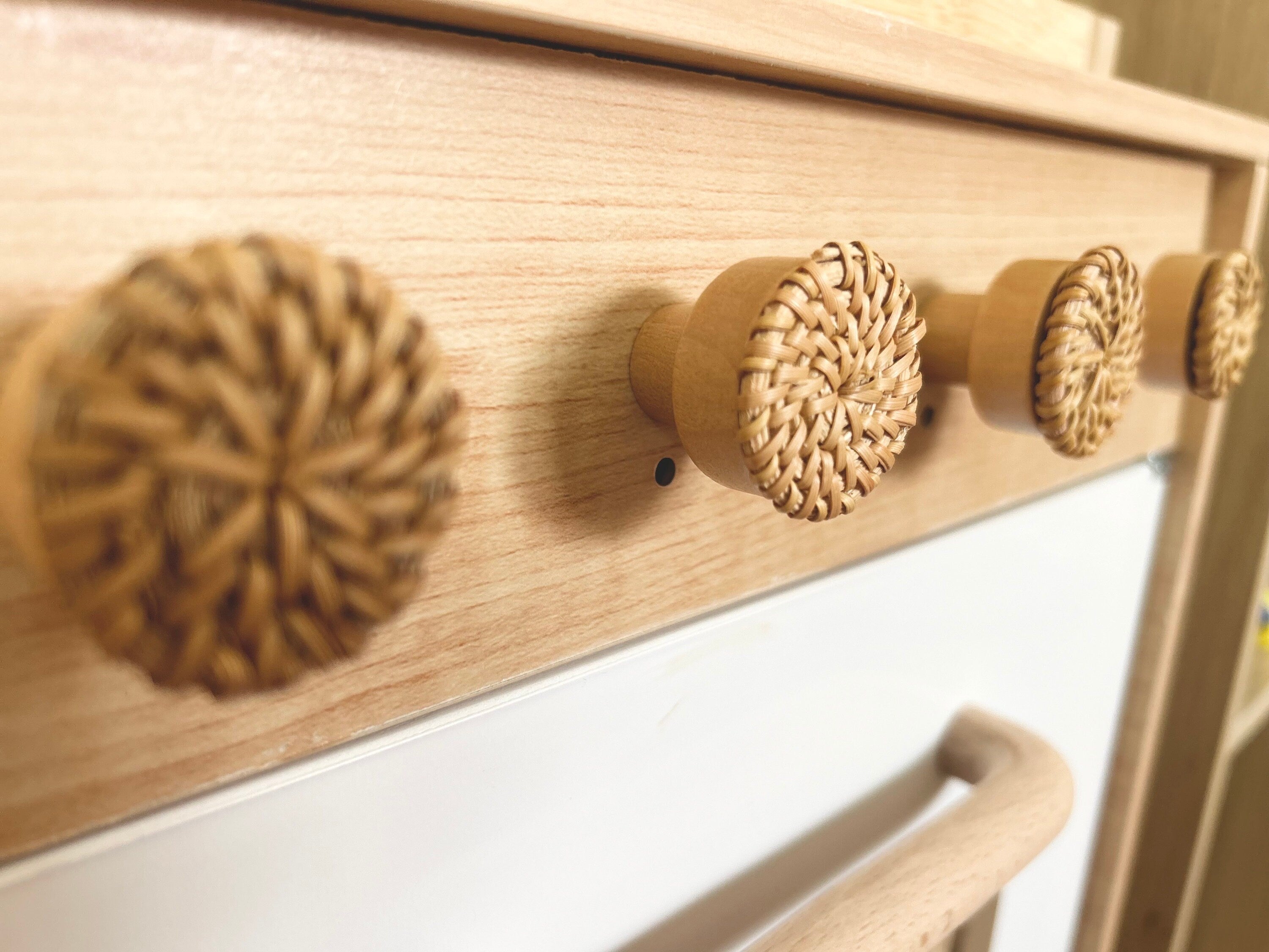30mm Rattan Knobs – Wooden Cane Webbing Handles for DIY Projects